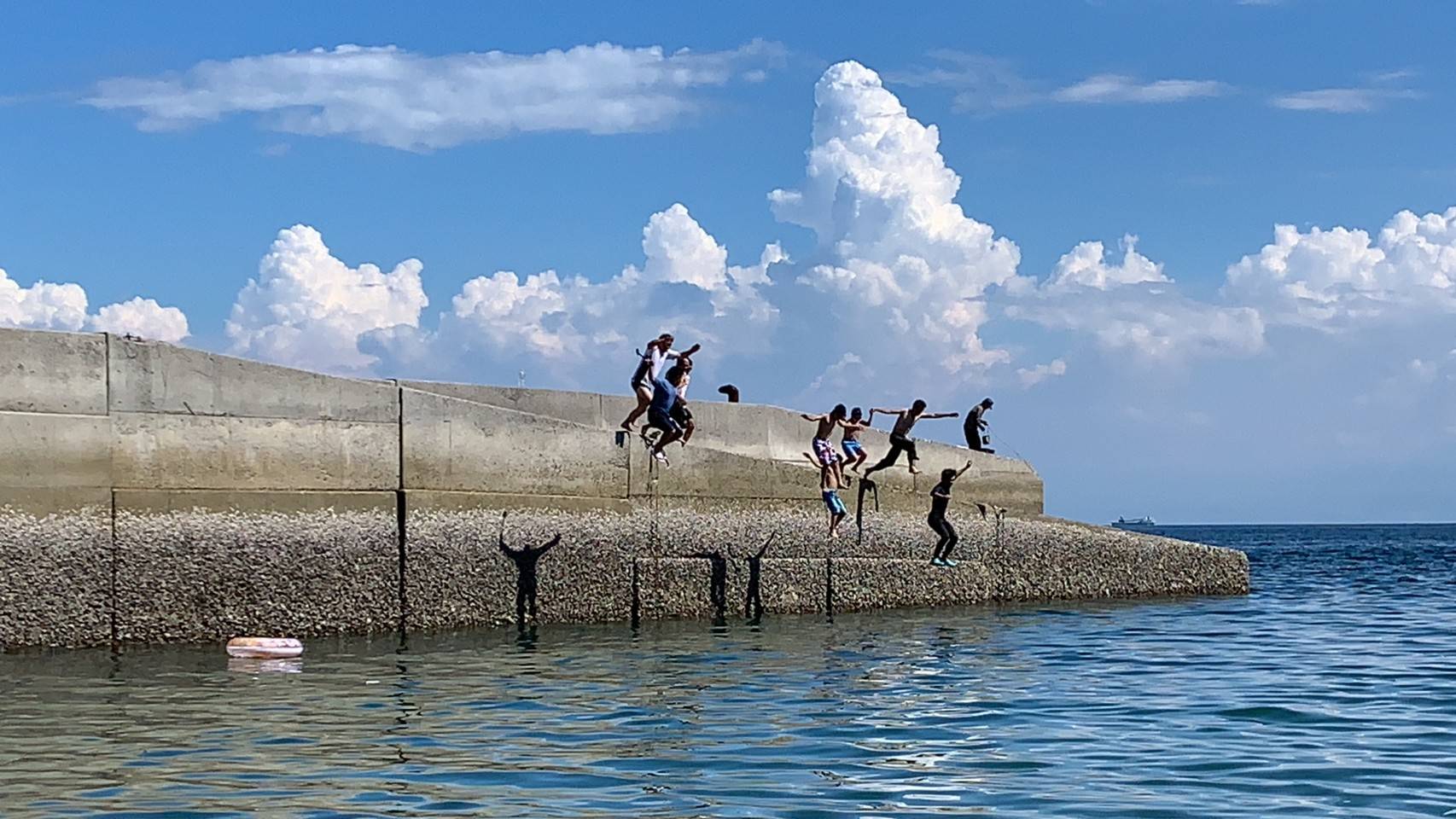 8月29日春香丸1日便 斗海半日便キス釣りと津波島bbq O 海水浴 愛媛 岩城島の遊漁船は民宿 よし正